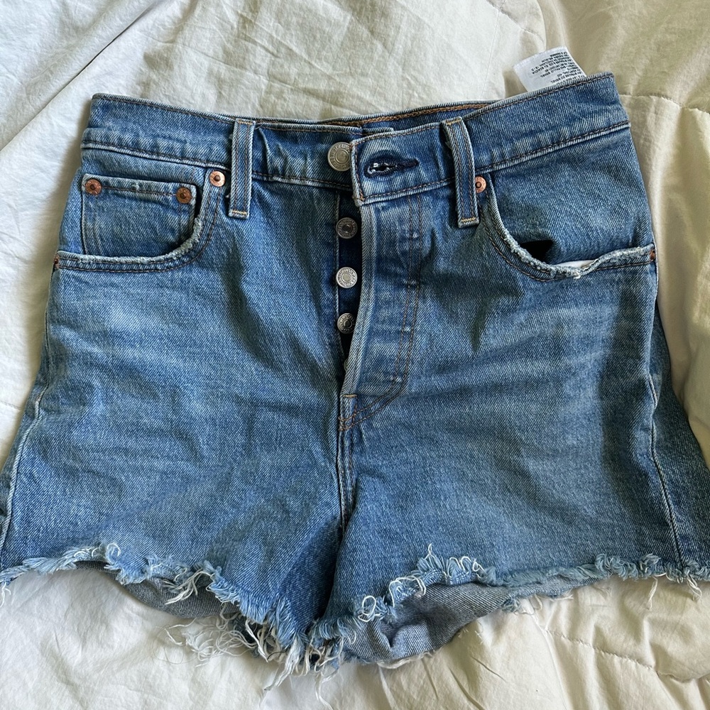 Levi’s Ribcage jeans.